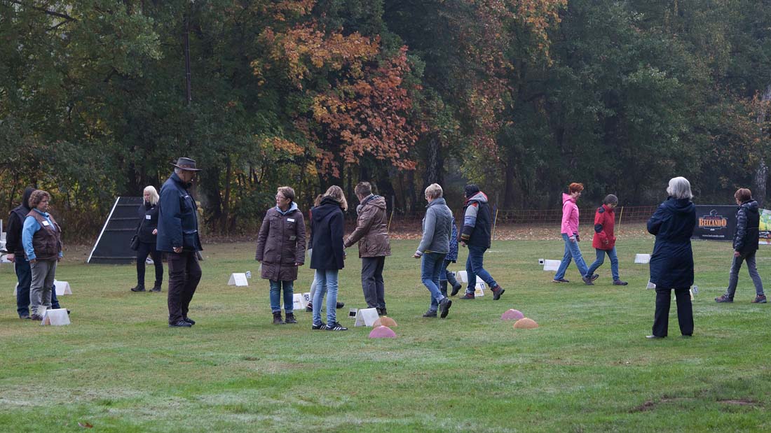 Vorbereitungen für das Rally-Obedience Turnier